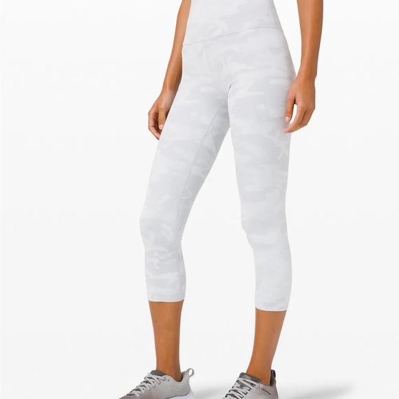 lululemon athletica Pants - Lululemon wunder under HR crop 21 inch